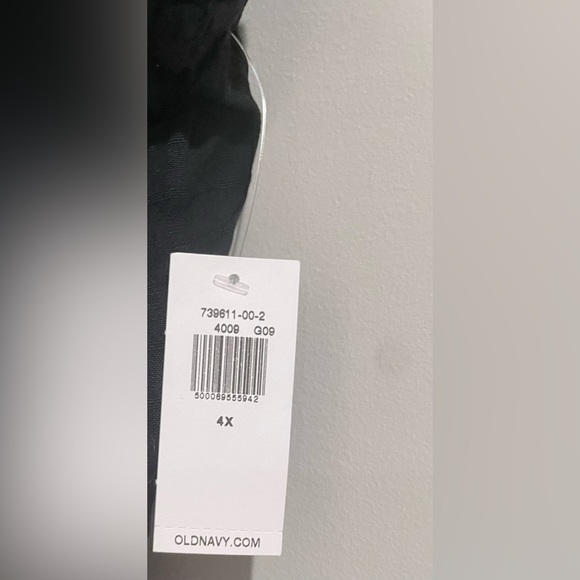 NWT Old Navy Plus Size Ruffled Textured-Dobby Swing Cami Top/Tank - Black, 4X - Picture 3 of 5